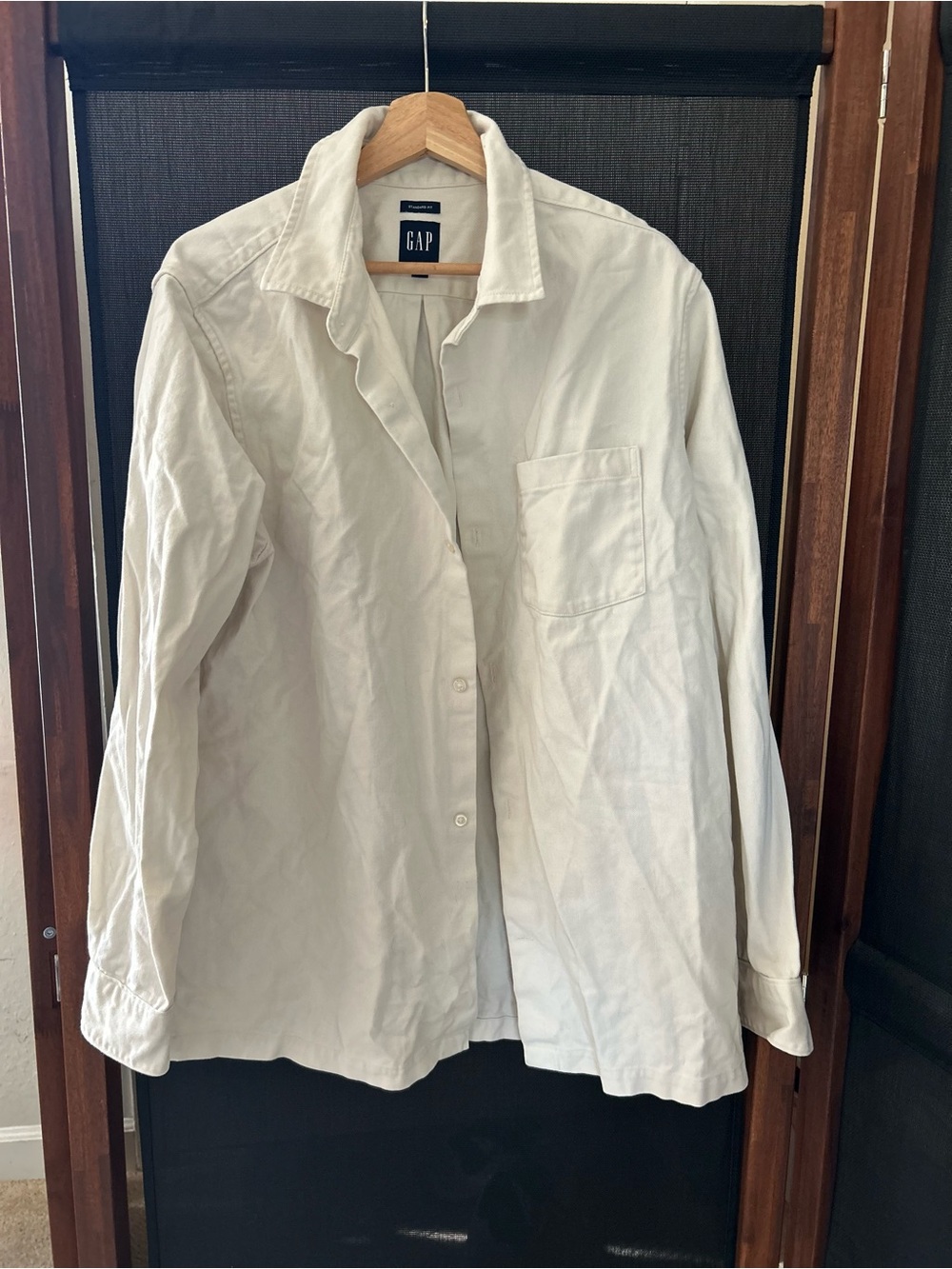 GAP Men’s Cream Button-Front Lightweight and Shirt Jacket